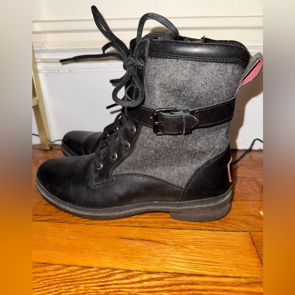 Lightly loved - UGG Black and Gray Waterproof Boots - Picture 3 of 6